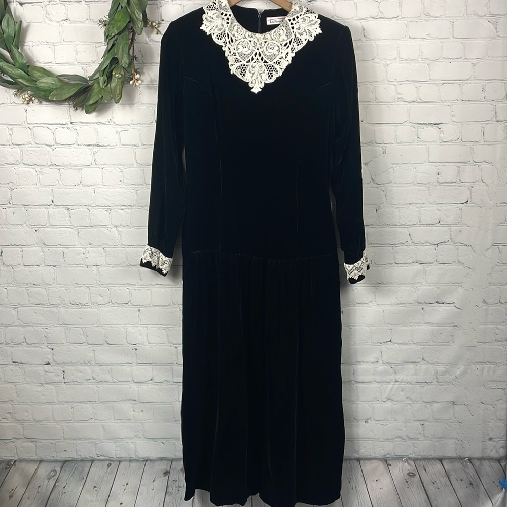 TALBOTS Vintage Black Velvet Long Sleeve Lace Trim Midi Dress size 8